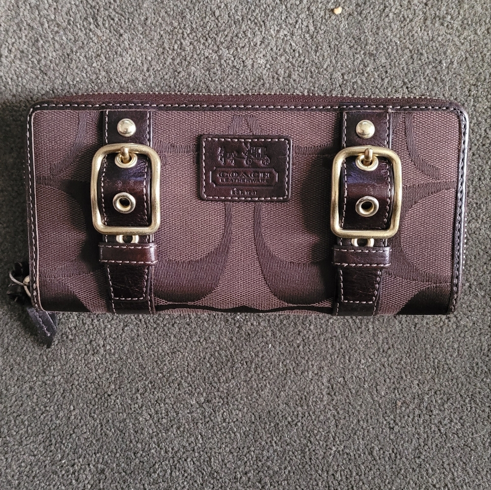 Coach Wallet - Picture 7 of 7